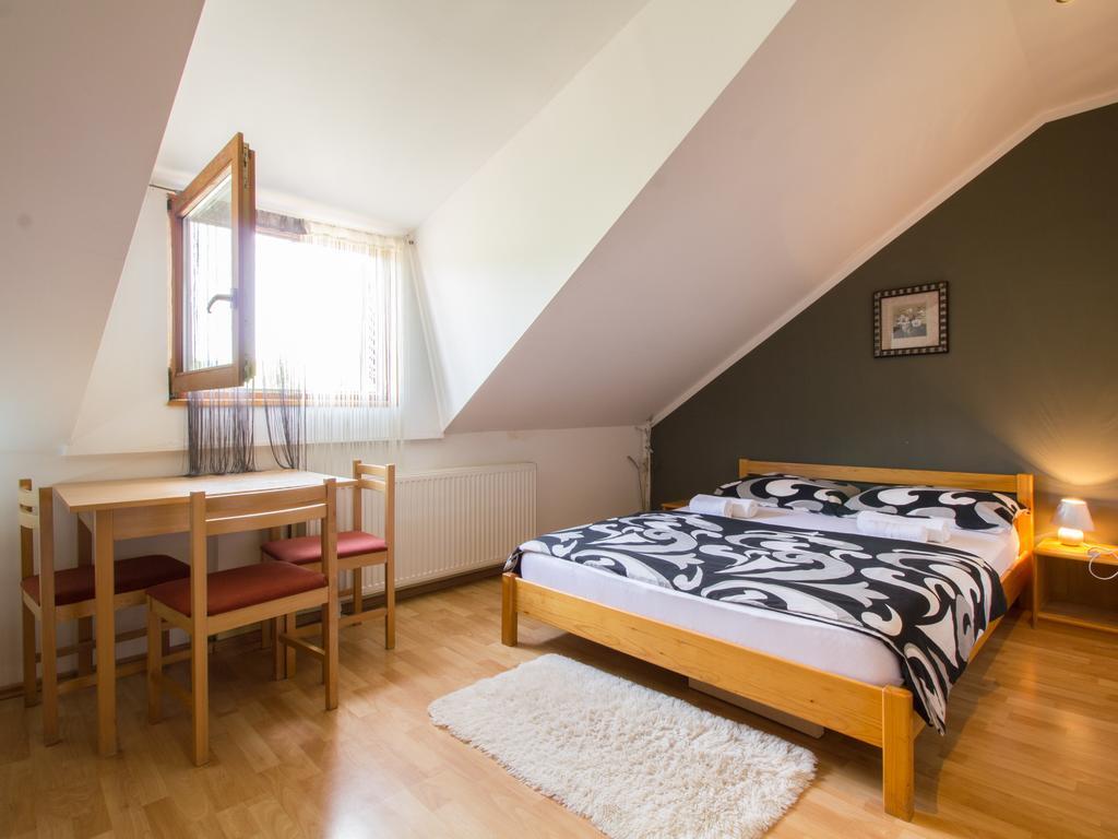 House Josipa Hotel Rakovica Exterior photo